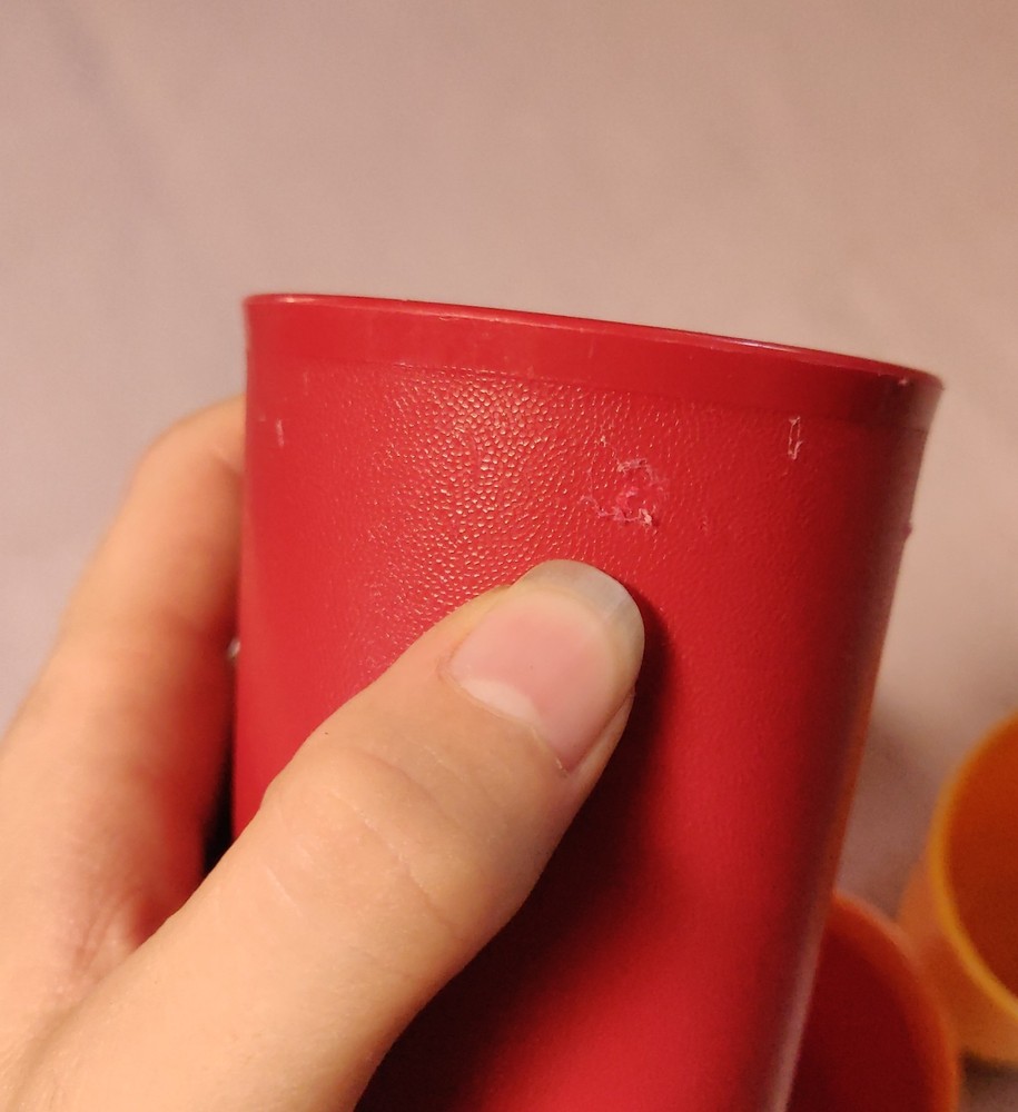 4 Tupperware cups fall colors 873-9