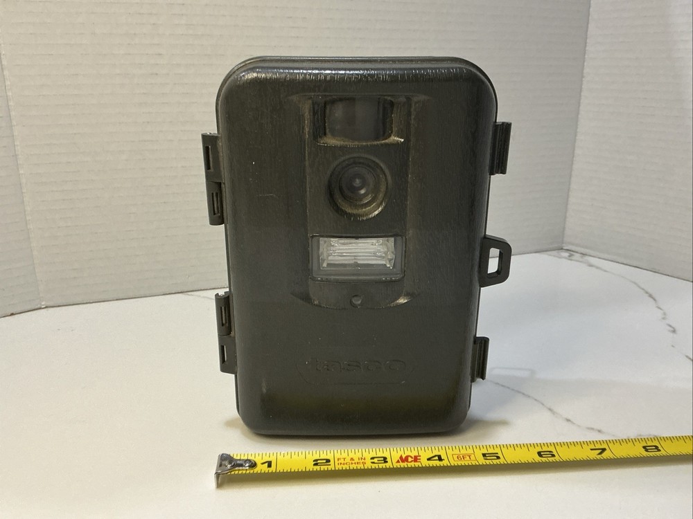 Tasco Digital Trail Camera Model# 119223C Read Description