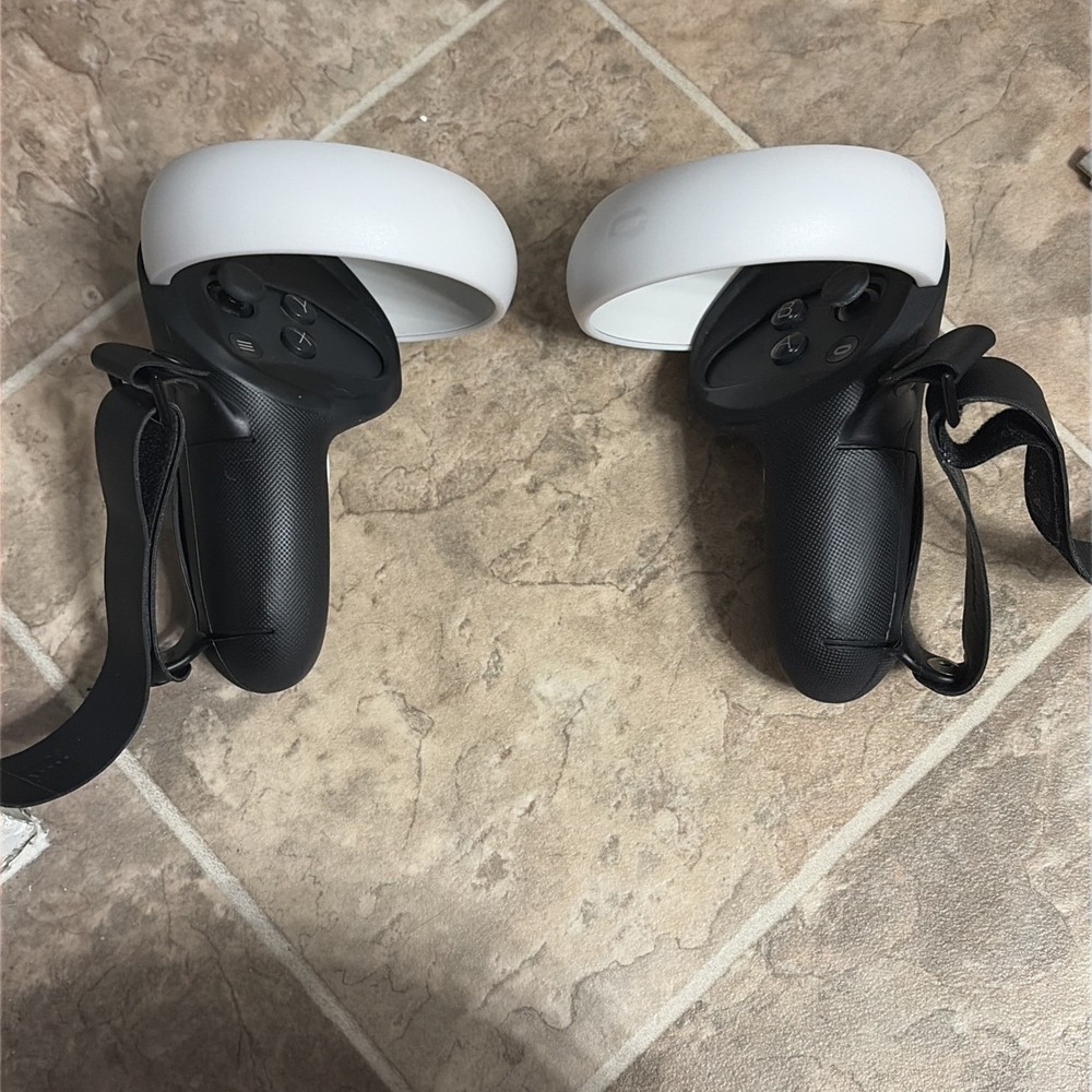 Oculus (Meta) Quest 2 256GB Standalone VR Headset BUNDLE (Read Description)