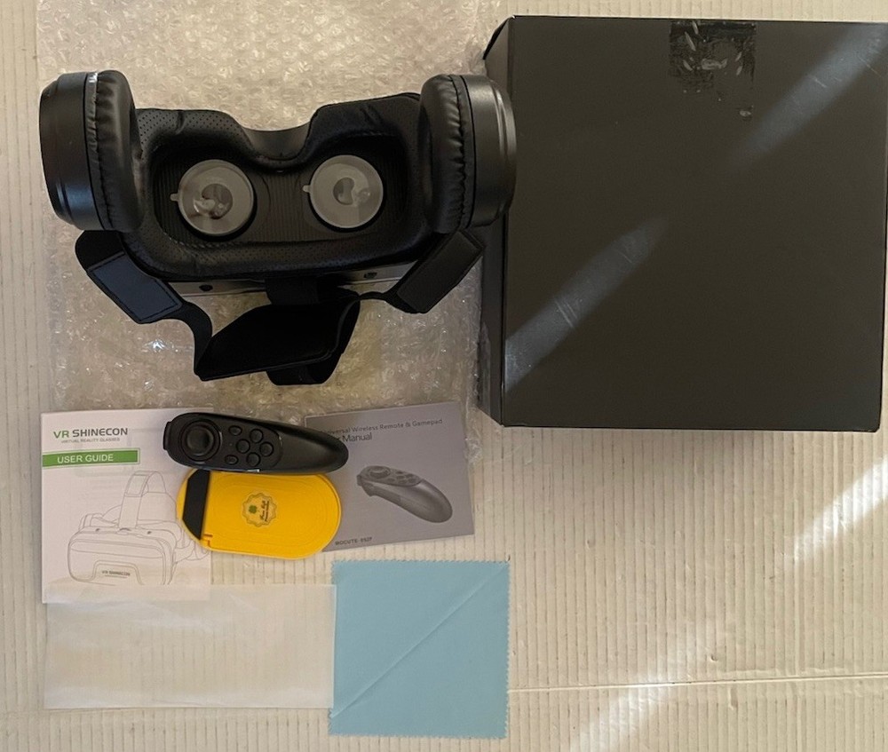 Virtual Reality Glasses Headset with Remote Control