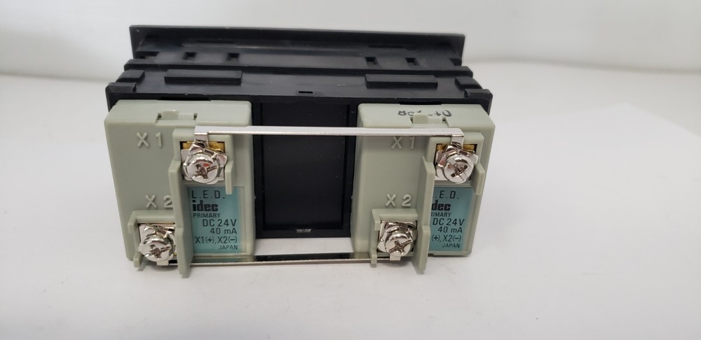 IDEC SLD96-1DH2BA LED INDICATOR LIGHT, 24VDC, RECTANGLE LENS, NIB