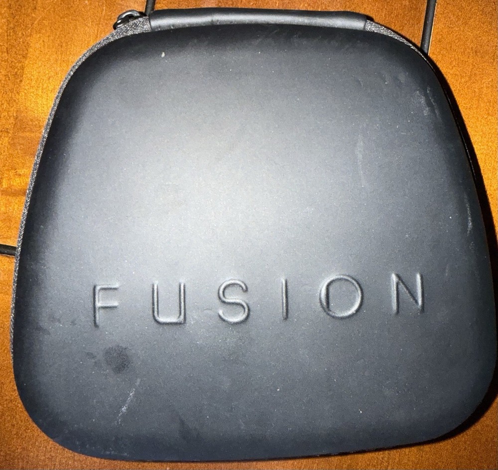 Fusion USB Controller with Carrying Case, Cable, Thumbsticks, and Paddles