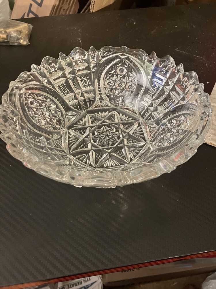 Clear Glass Dish 8 Point Bottom   DWK132