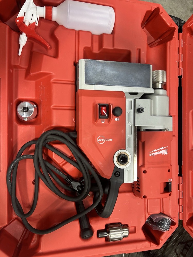 Milwaukee 4272-21 Electromagnetic Drill Kit 1-5/8" with Case