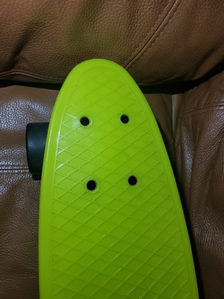 Chicago Skates Mint Skateboard 21 1/2"