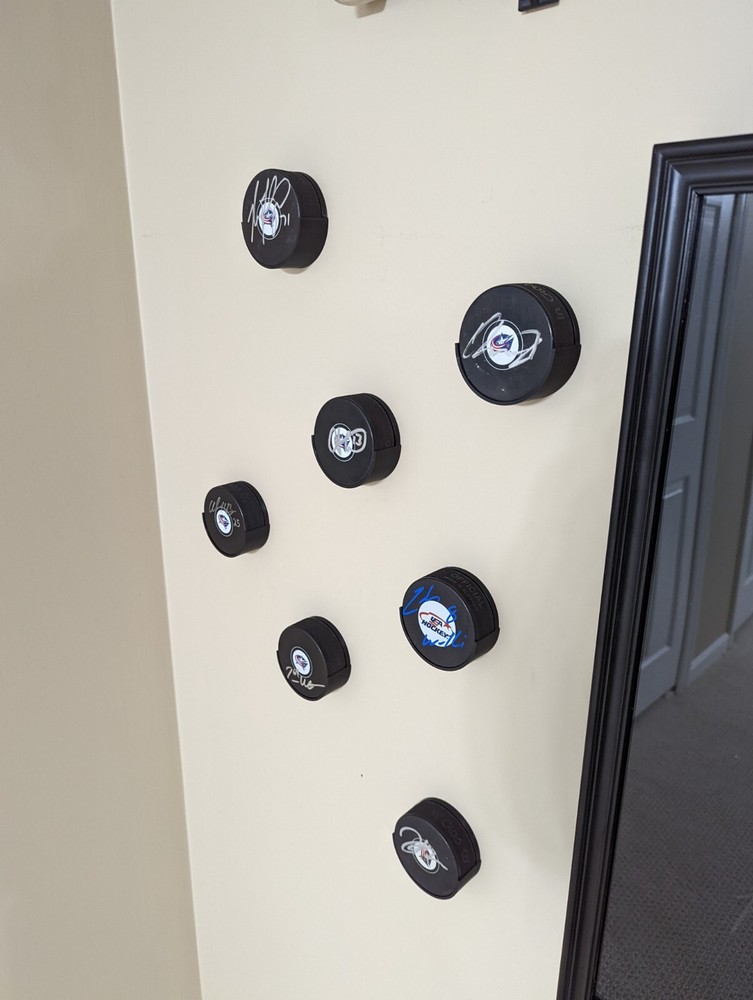 Hockey Puck Wall Display Holder
