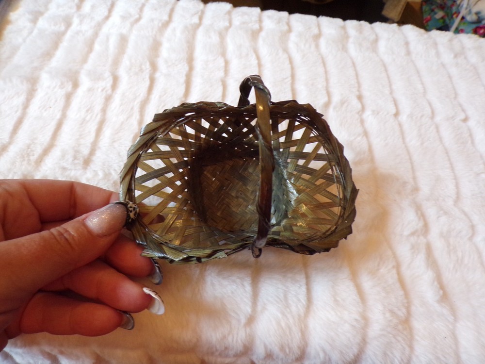 VTG Miniature Wicker Basket