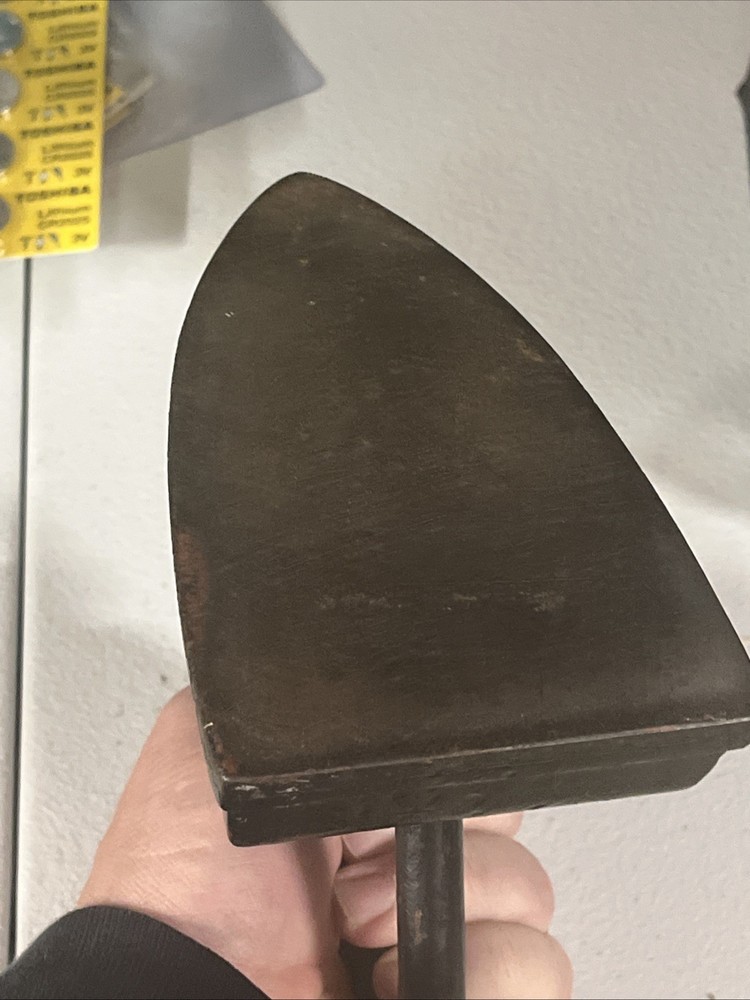 Antique Cast Iron Sad Iron No 6