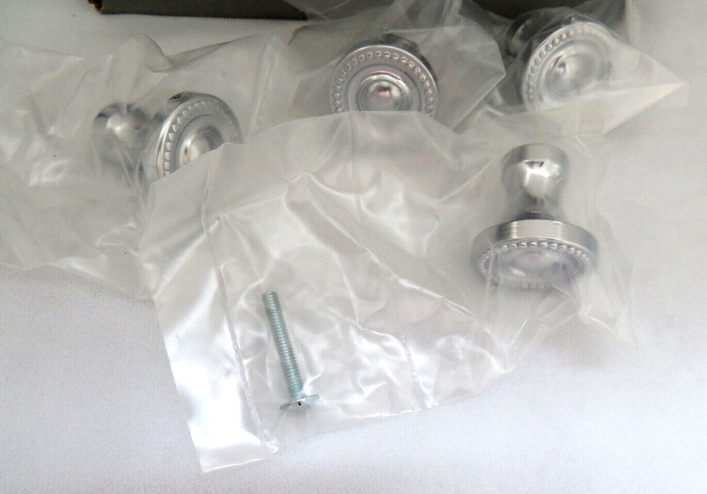Omnia Cabinet Drawer Pull Knobs ~ Polished Chrome ~ 9 Piece ~ New in Pkg.