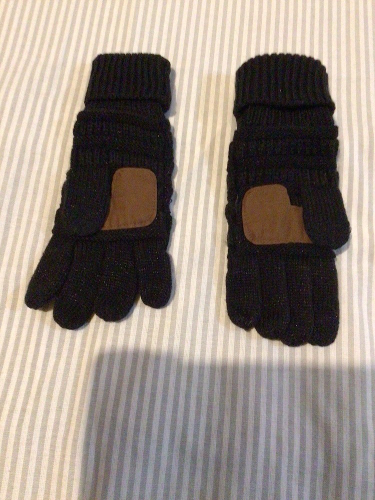 C.C. Exclusives SmartTips TOUCHSCREEN COMPATIBLE Black Knitted Gloves - ONE SIZE