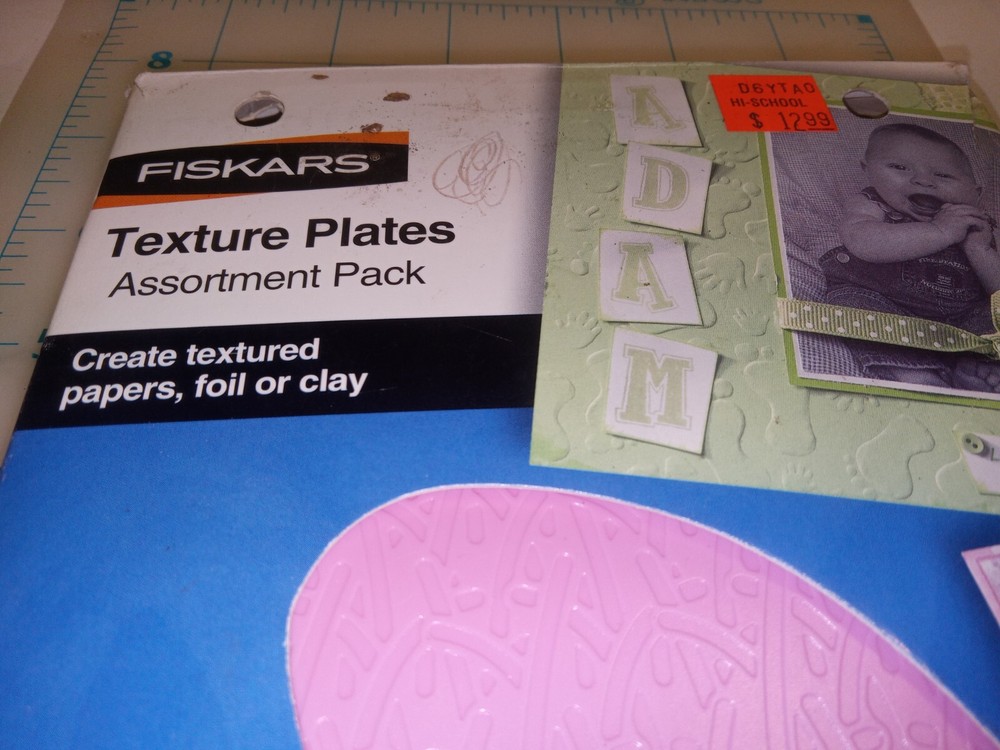 Fiskars Texture Embossing Plate Assortment Pack 12 (6 Double Sided Plates) 5686