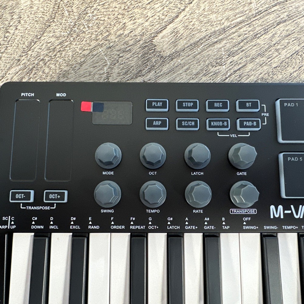 M-VAVE SMK-25 USB Keyboard Controller 25 Keys MIDI Backlit Drum Pad 8 Knobs