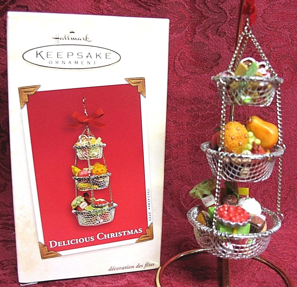 HALLMARK 2003 ORNAMENT~ DELICIOUS CHRISTMAS
