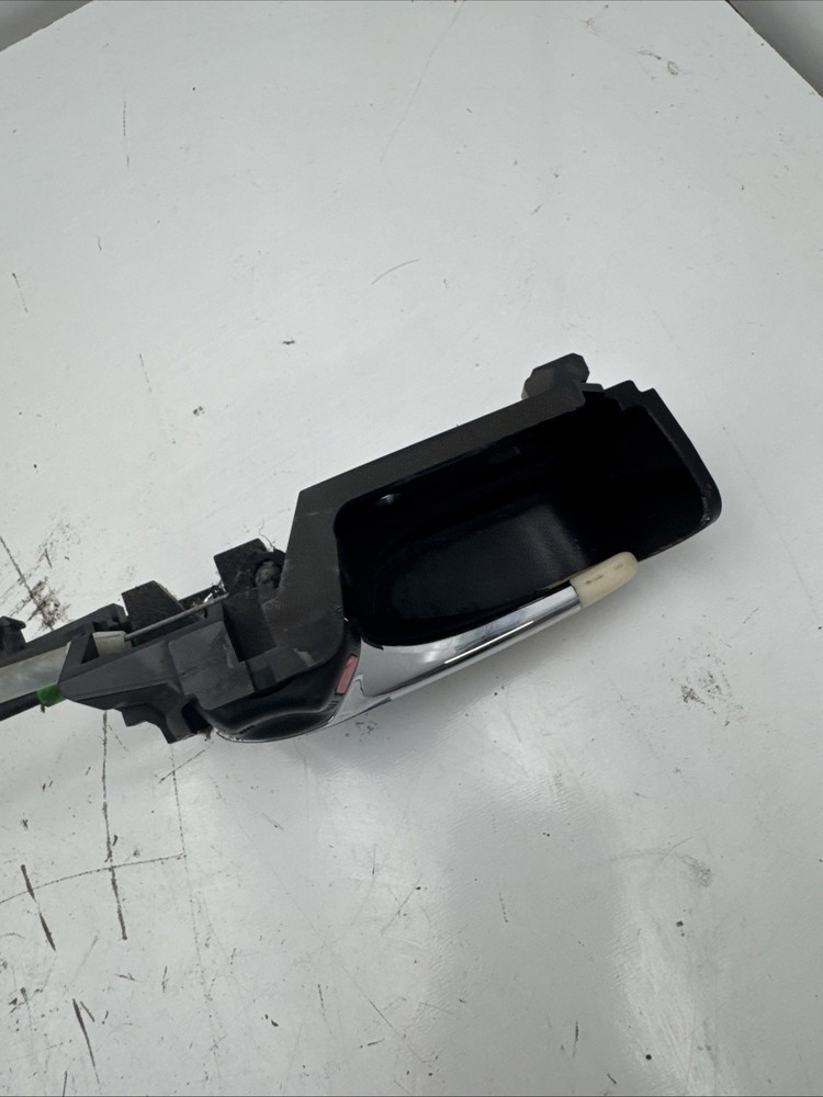 2007 TOYOTA PRIUS DRIVER SIDE FRONT Left DOOR LOCK ACTUATOR ASSEMBLY W/HANDLE