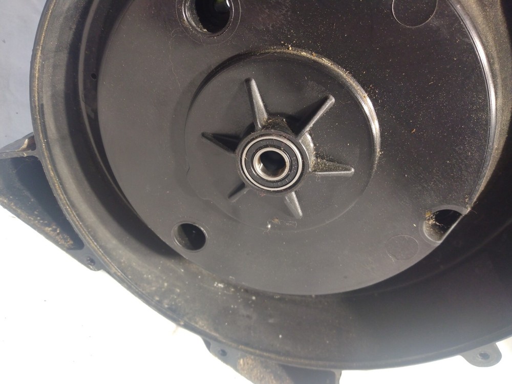 Murray m25B Gas Leaf Blower 2-Cycle 25cc Inpeller / Pull Start Inner Housing