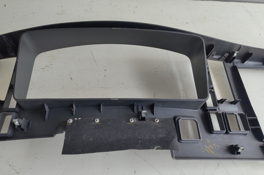 Isuzu N75.190 2014 Dashboard Panel Trim No Damage Or Broken Clips