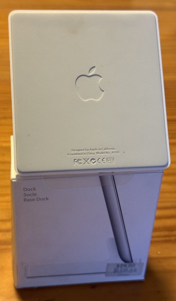 Genuine Apple iPad 2 Dock For iPad 2 F3.5