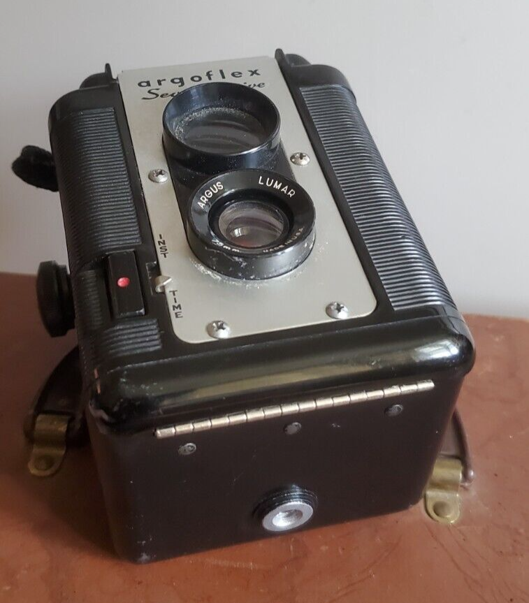 Vintage Argus ArgoFlex Seventy Five Box Camera