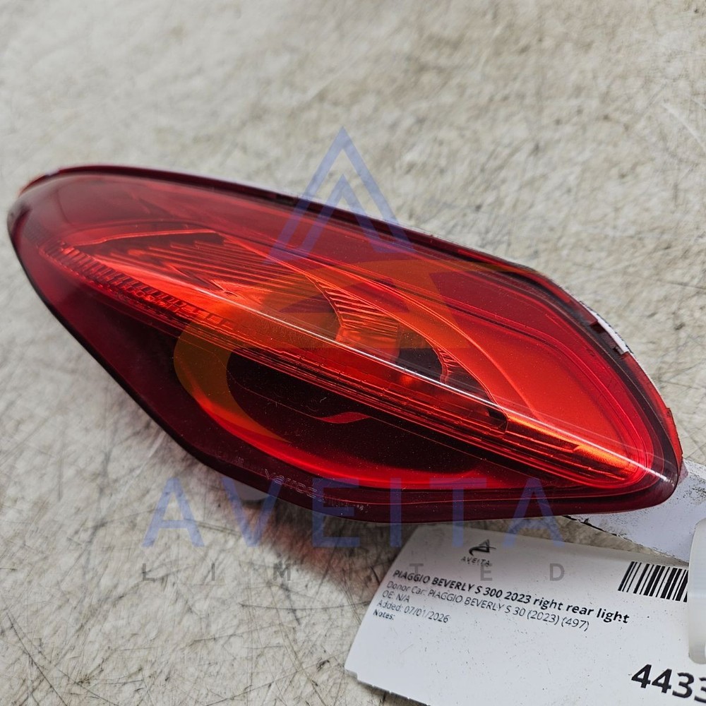 PIAGGIO BEVERLY S 300 2023 Right Rear Light