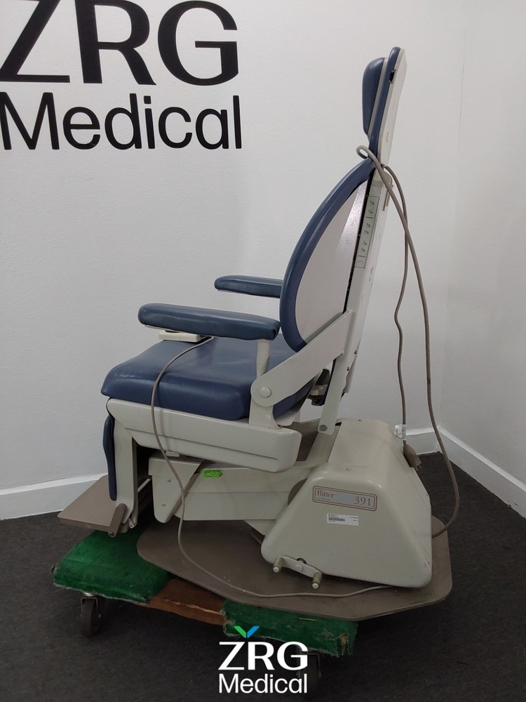 Midmark 391-002 Exam Chair w/ Footswitch