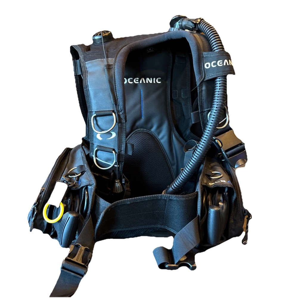 Oceanic Excursion Mens BCD w/ QRL4 - Black/blue- Medium.