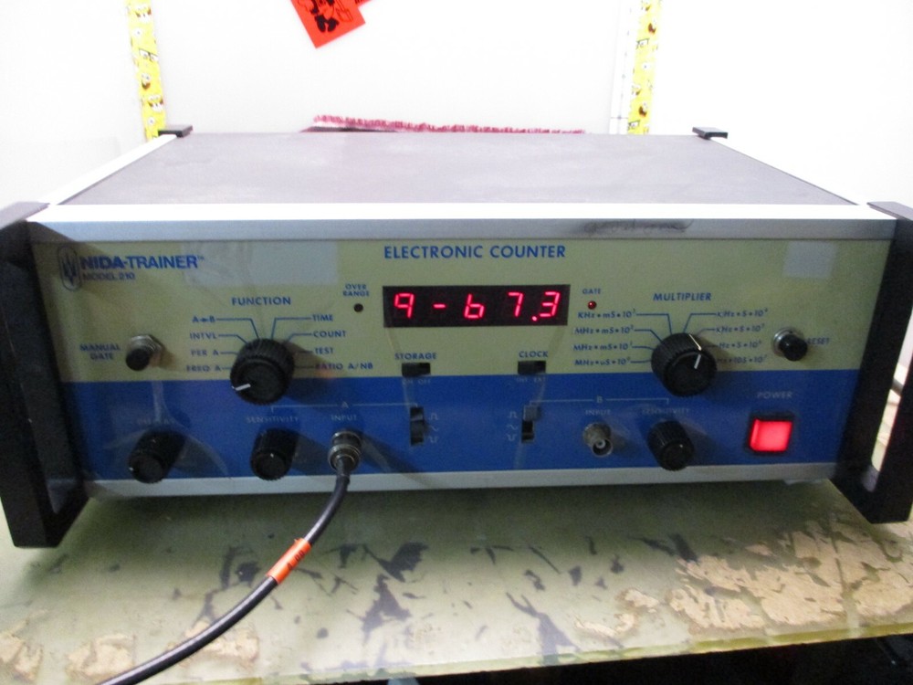 nida-trainer model 210 electronic frequency counter [5*A-20]