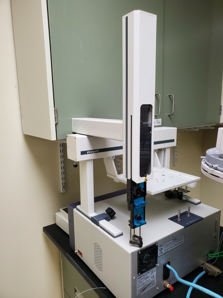 Eksigent HPLC Autosampler and Pump