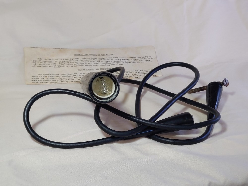 Vintage auto engine timing light with box and instruction sheet---UNTESTED