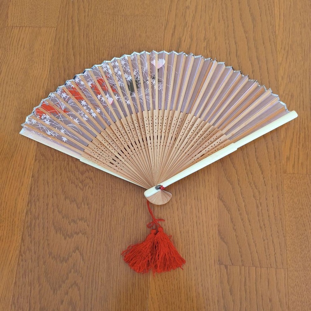 Folding Sensu Fan with tassel