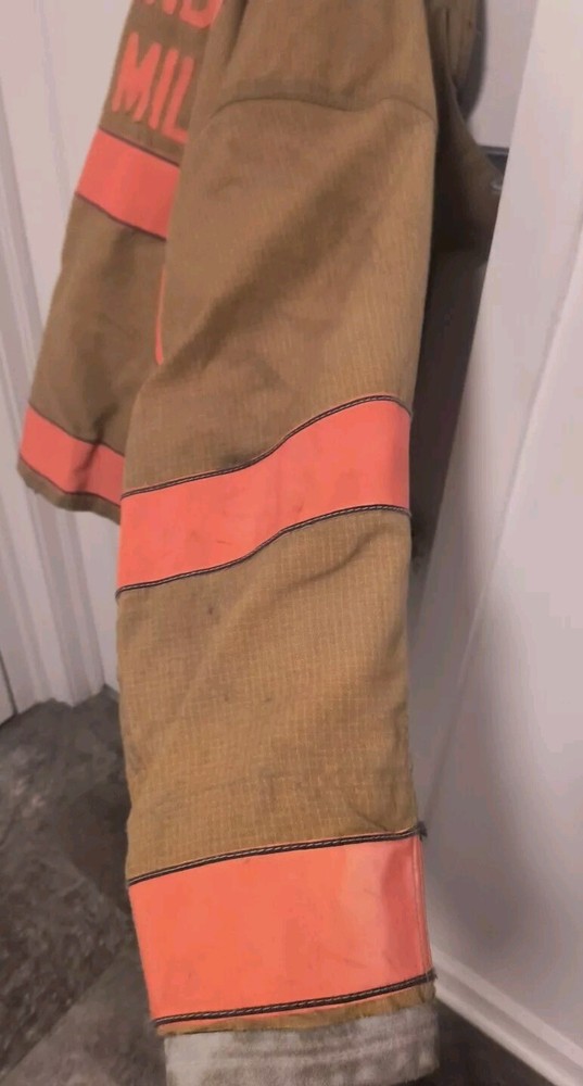 Cairns Reaxtion Jacket Firefighter Turnout Coat 50x32 2008