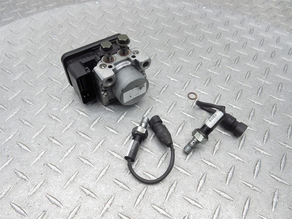 2014 14-18 Indian Chieftain ABS Anti Lock Brake Module Pump Control Unit OEM