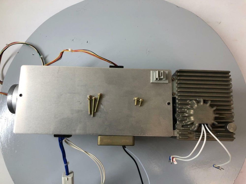 Detector assembly with flow cell for HPLC