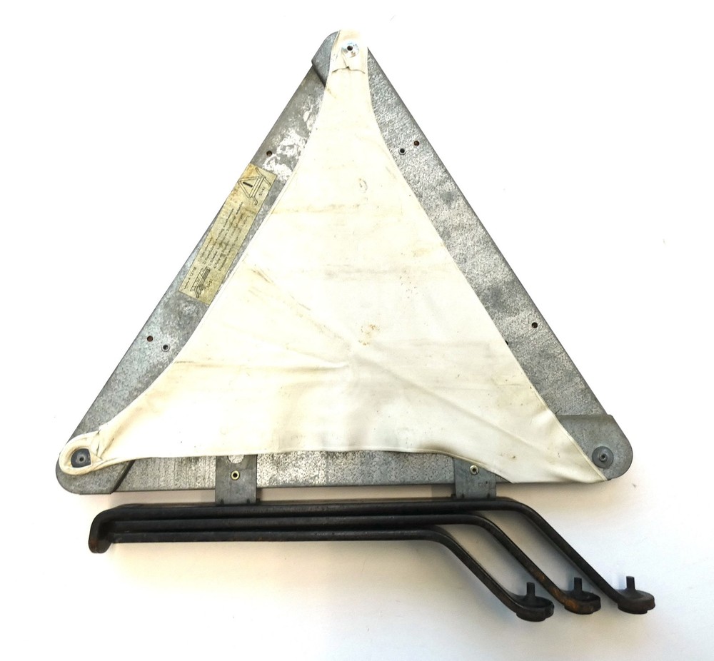 Vintage Classic Car K13718 Warning Triangle ULO