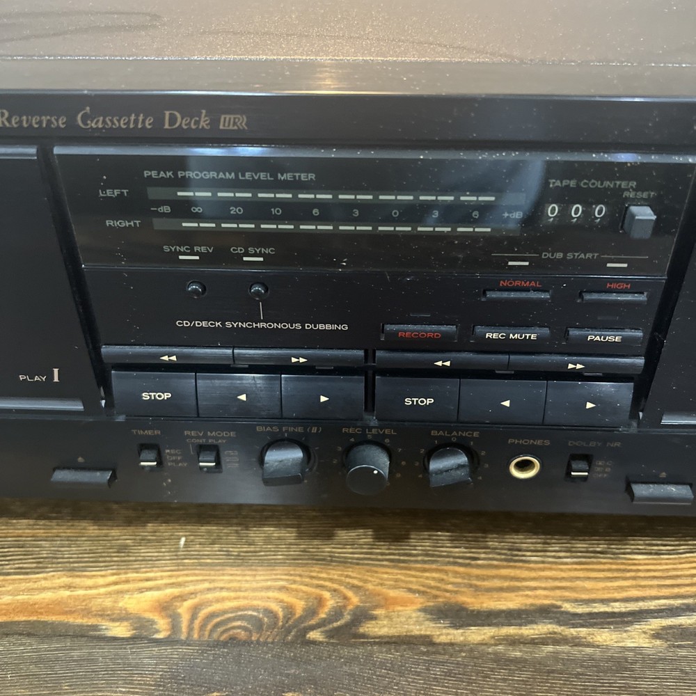 TEAC W-520R Dual Auto Reverse Cassette Deck (Powers On)