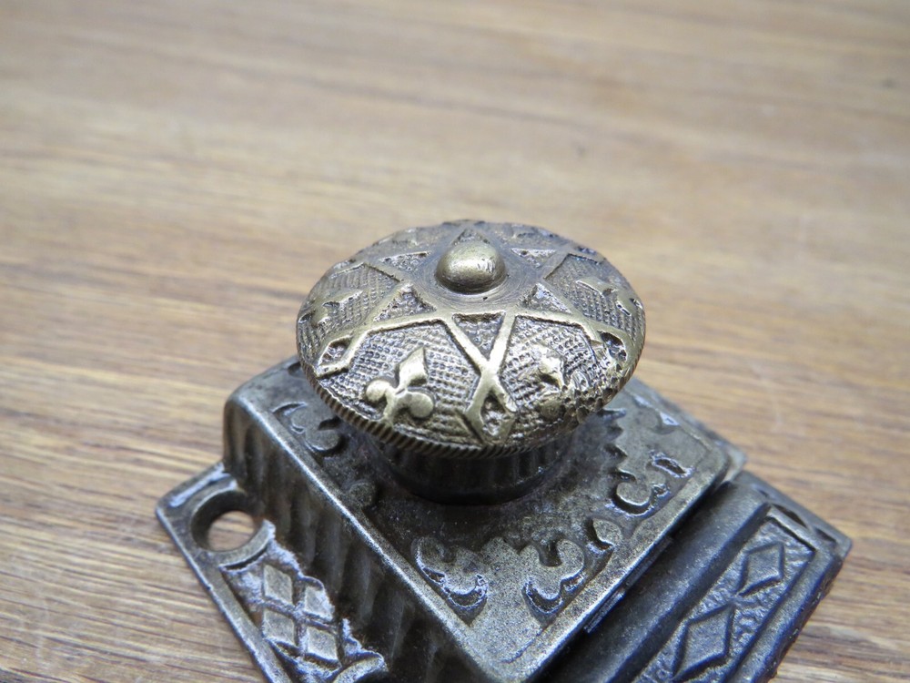 1871 OLD CUPBOARD LATCH...NICE ORNATE BRASS ? BRONZE KNOB...