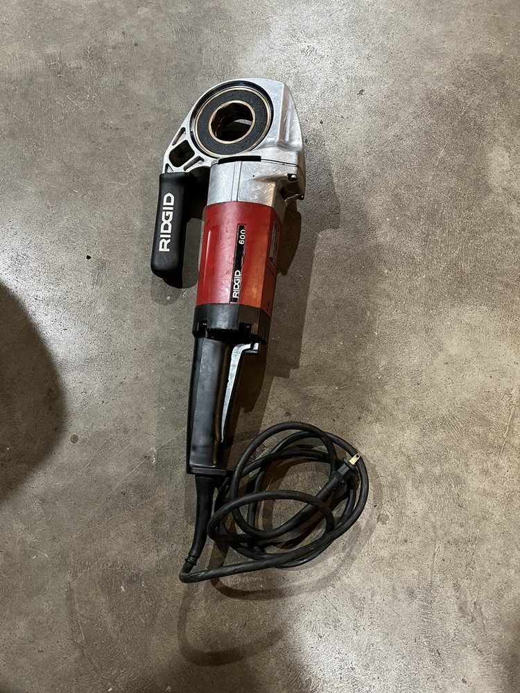 RIDGID 600 Hand Held Pipe Threading Machine