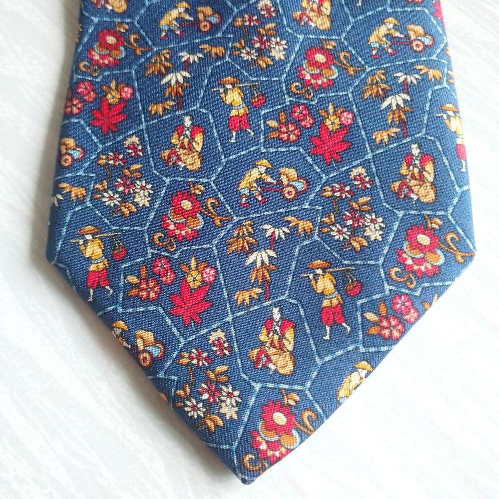 salvatore ferragamo silk tie