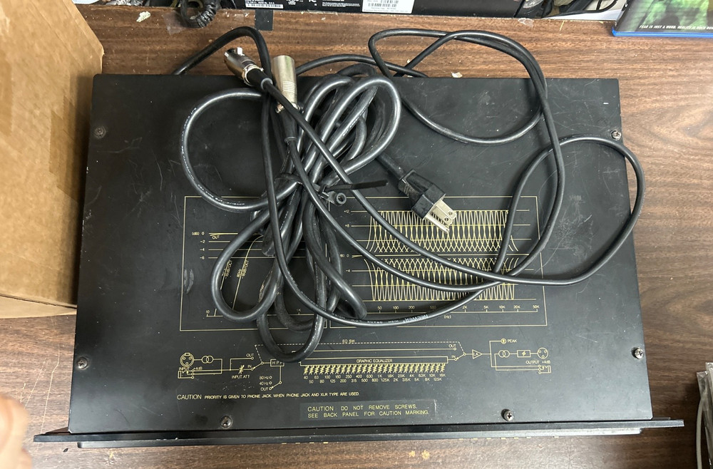 Yamaha professional series graphic equalizer model q1027