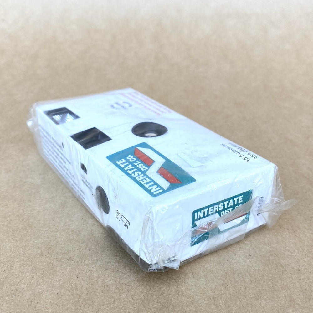 Interstate Distributor Co. 35mm Single Use Camera (15 Exposures) UNOPENED, NICE