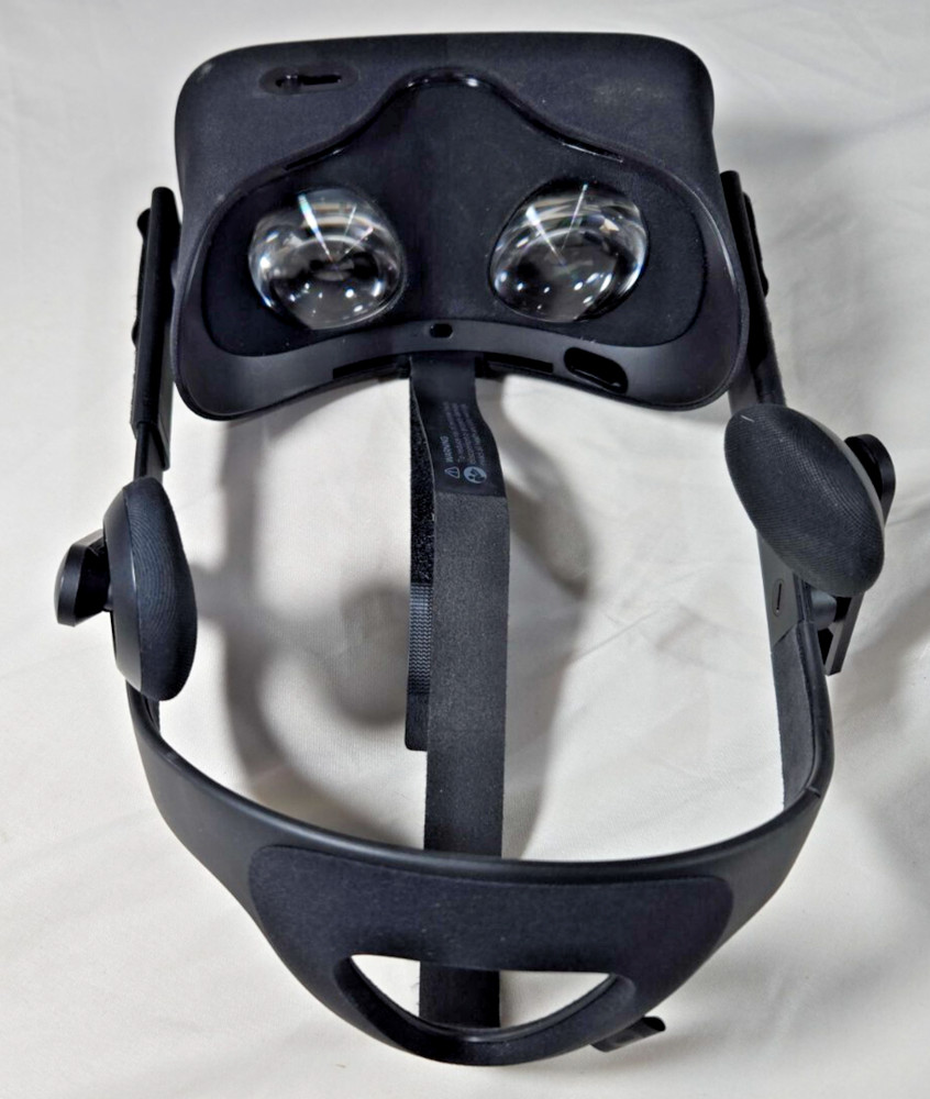 Oculus Rift VR Headset only – – Used