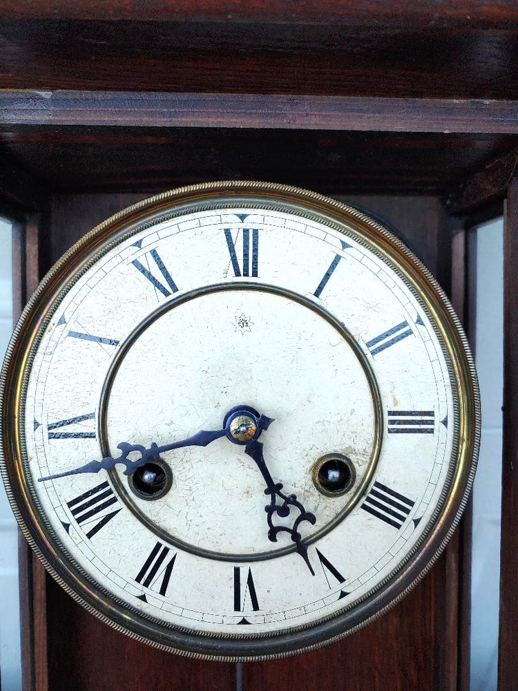 VICTORIAN WALNUT VIENNA REGULATOR WALL CLOCK, I KNOW NOTHING ABOUT...JUNGHANS