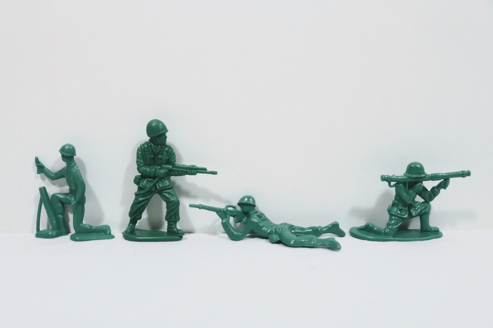 Army Figurines Green Plastic Lot 2