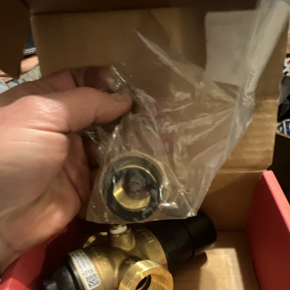 Honeywell DS06-3/4LF Low Lead Double Union Pressure Reducing Valve Brass 3/4 in