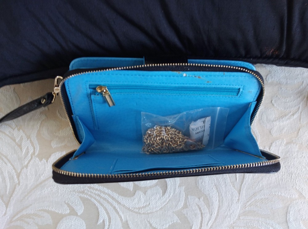 BLACK & BLUE WRISTLET PURSE