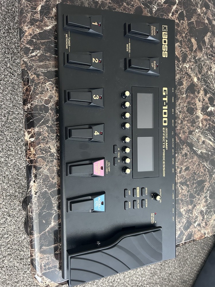 Boss GT-100 Multi-Effects Guitar Pedal Black Open Box