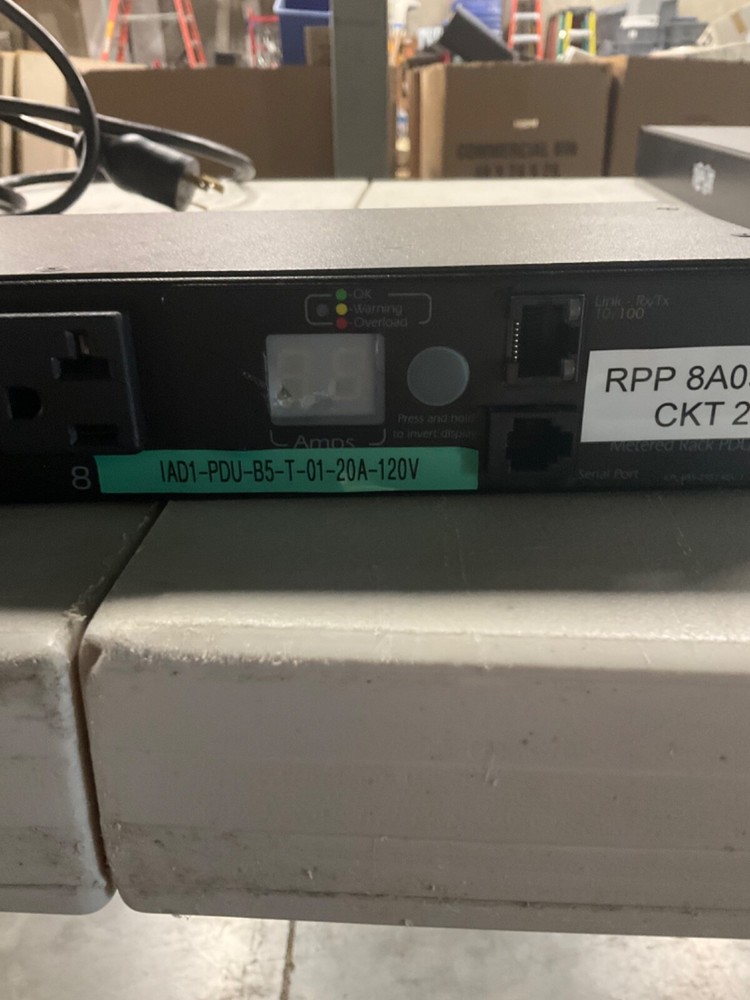 APC AP7801 Metered 1U Rack Power Distribution Unit (damaged display)