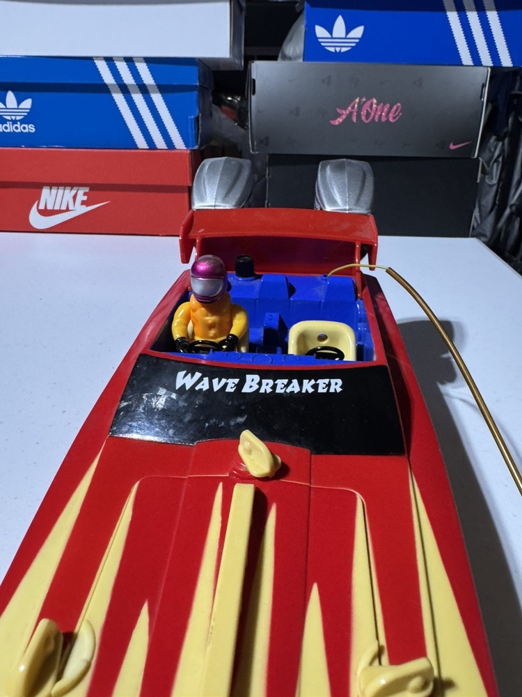 Wave Breaker 88 RC BOAT