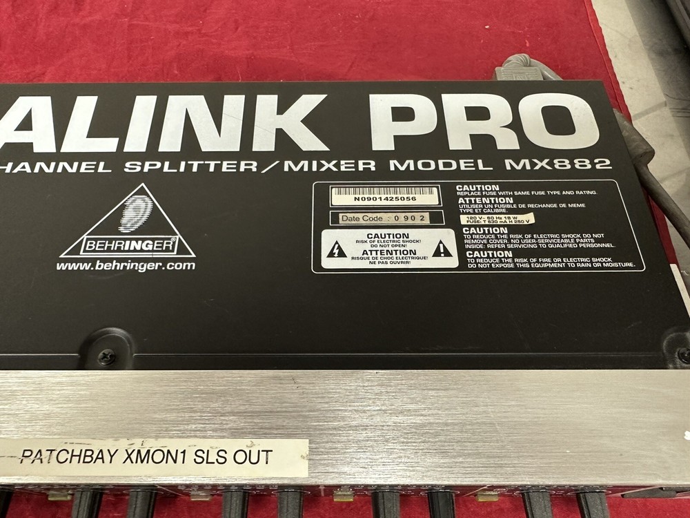 BEHRINGER ULTRALINK PRO MX882 / MICROPHONE MIXER & SPLITTER - Tested / Working