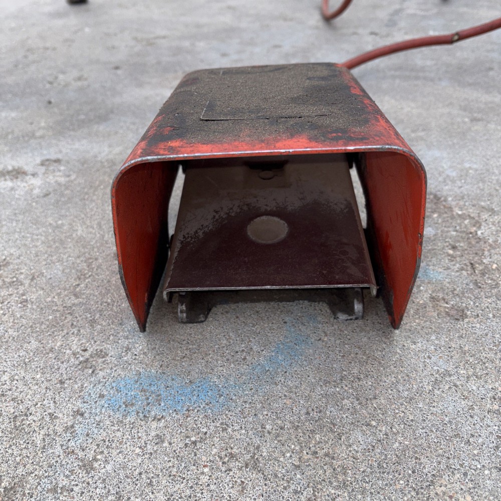 RIDGID 300 PIPE THREADING MACHINE + FOOT SWITCH & CARRIAGE/ TESTED/WORKS