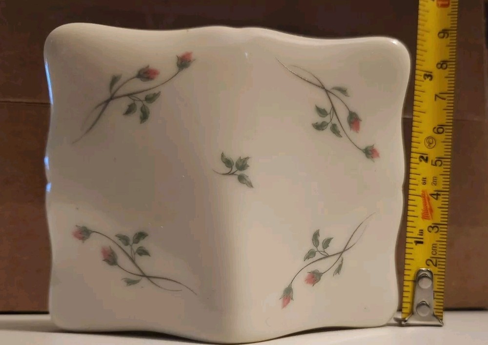 Lenox Table Clock - Rosebud (Rose Manor) Pattern